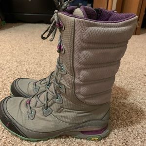 Ahnu Snow Boots 7.5